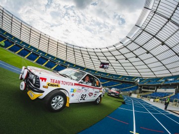 Toyota z początk&oacute;w WRC w Rajdzie Śląska